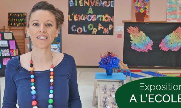 Exposition multicolore à l’école